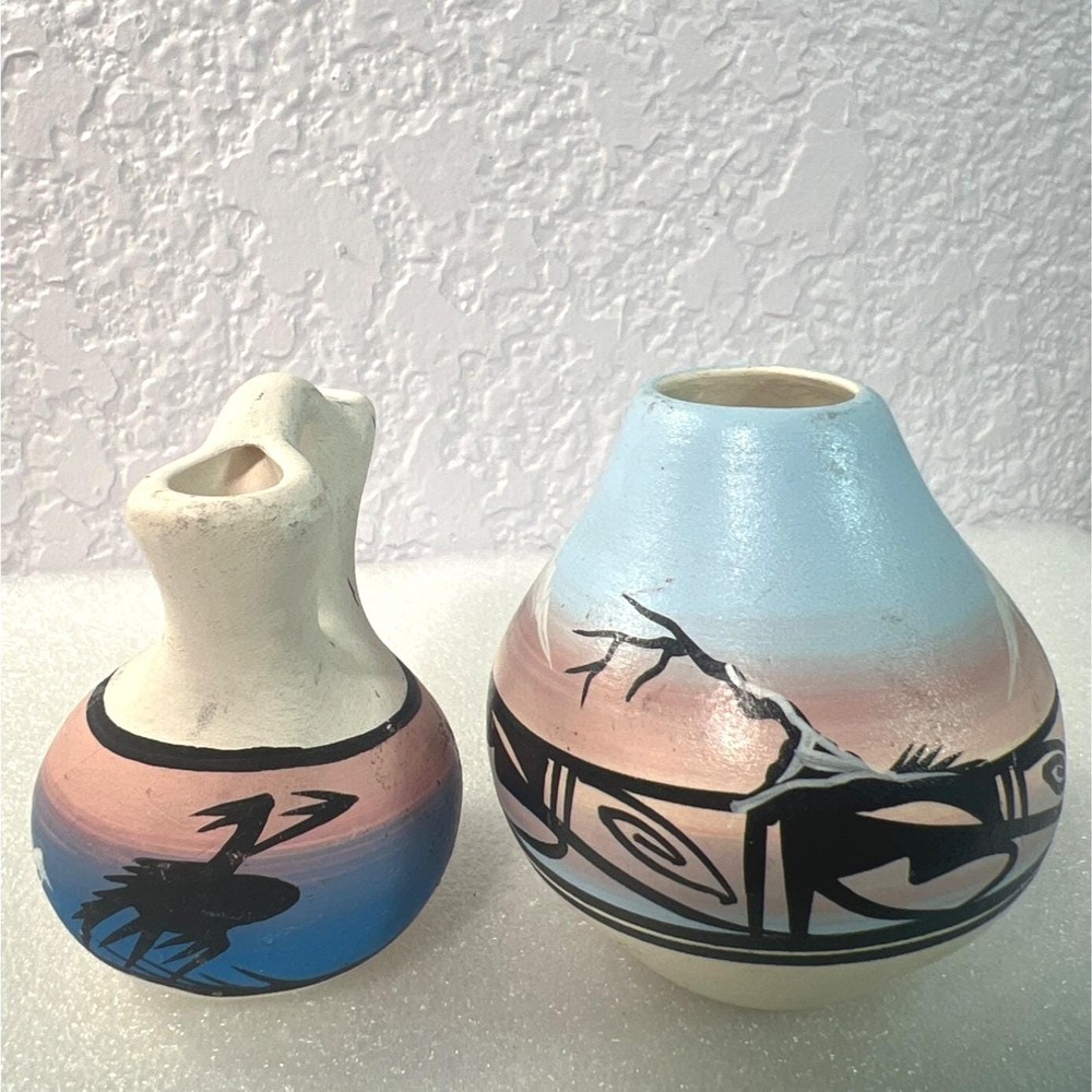 Native American Navajo Pottery Set Of‎ 2 Vases Western Signed Hathale & Dine